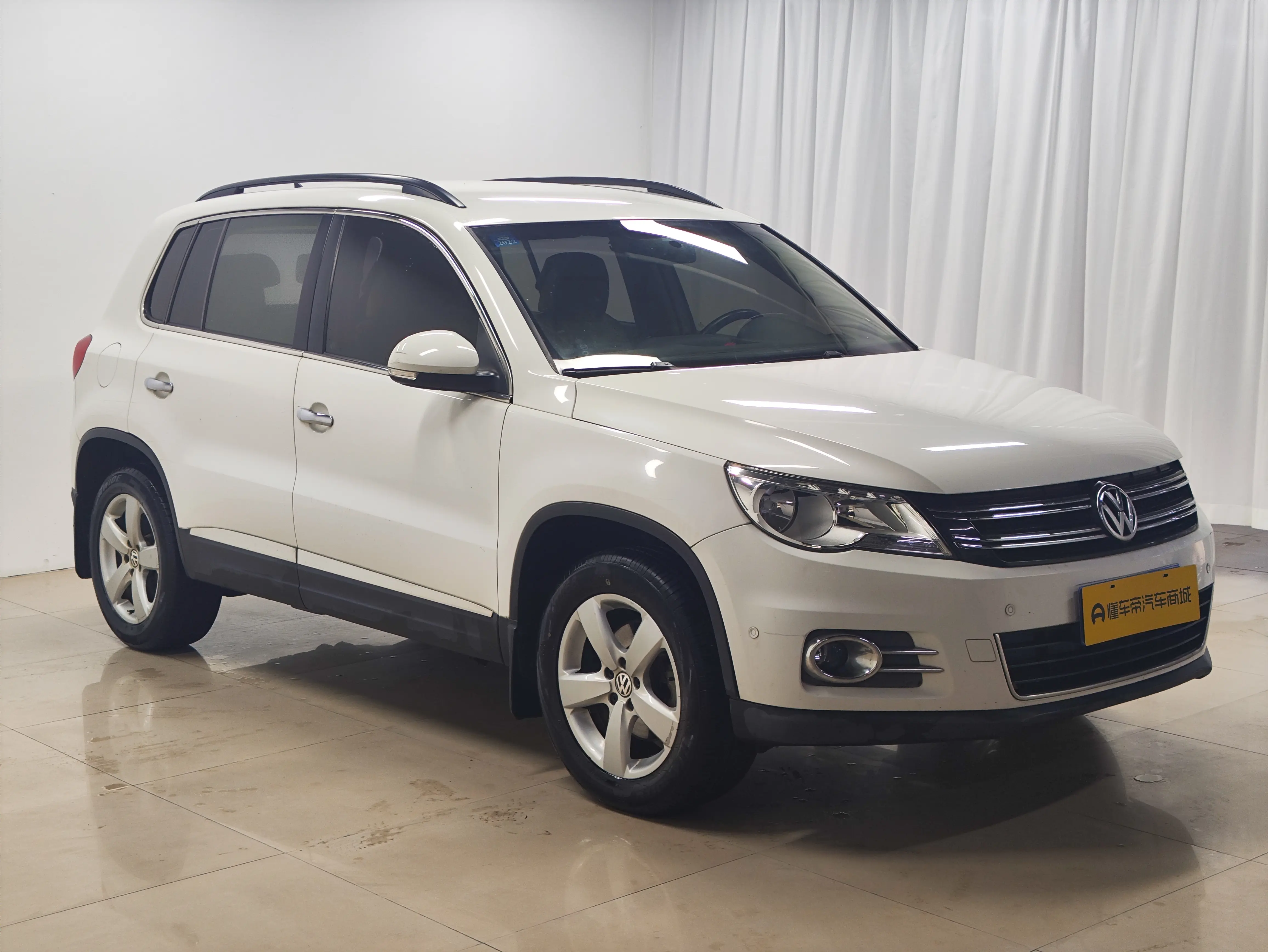Volkswagen Tiguan (Tharu)