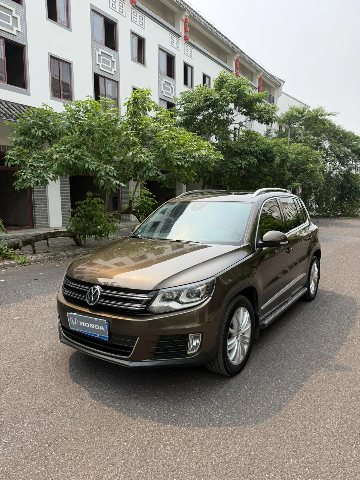 Volkswagen Tiguan (Tharu)