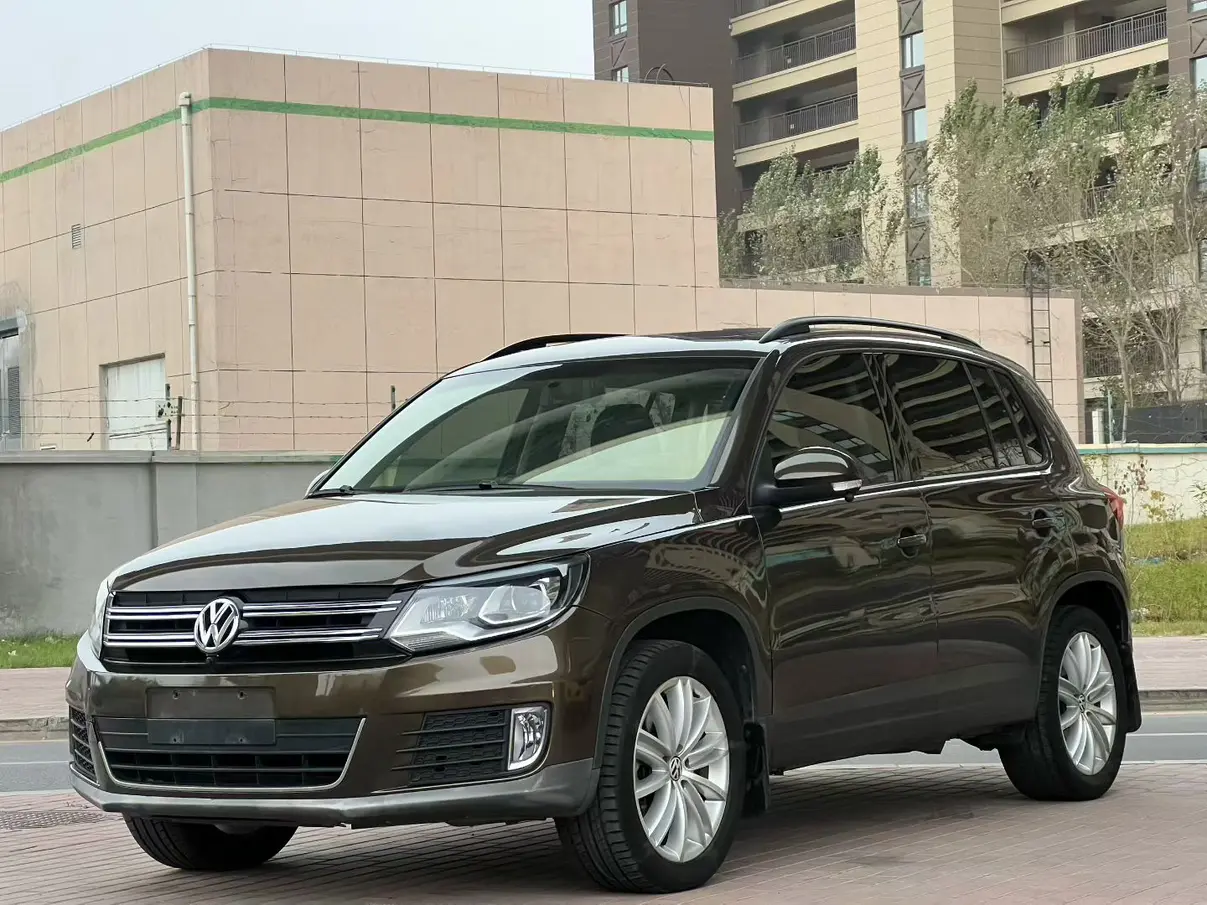 Volkswagen Tiguan (Tharu)