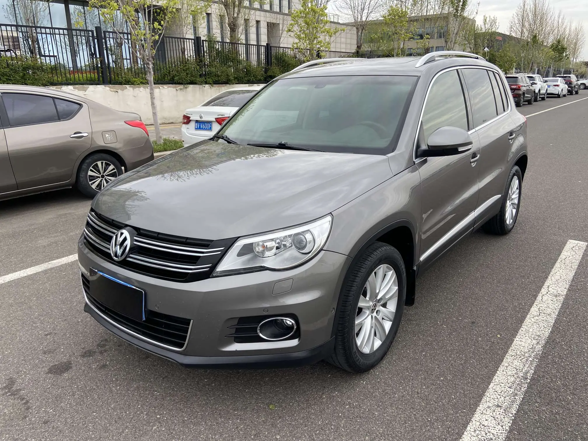 Volkswagen Tiguan (Tharu)
