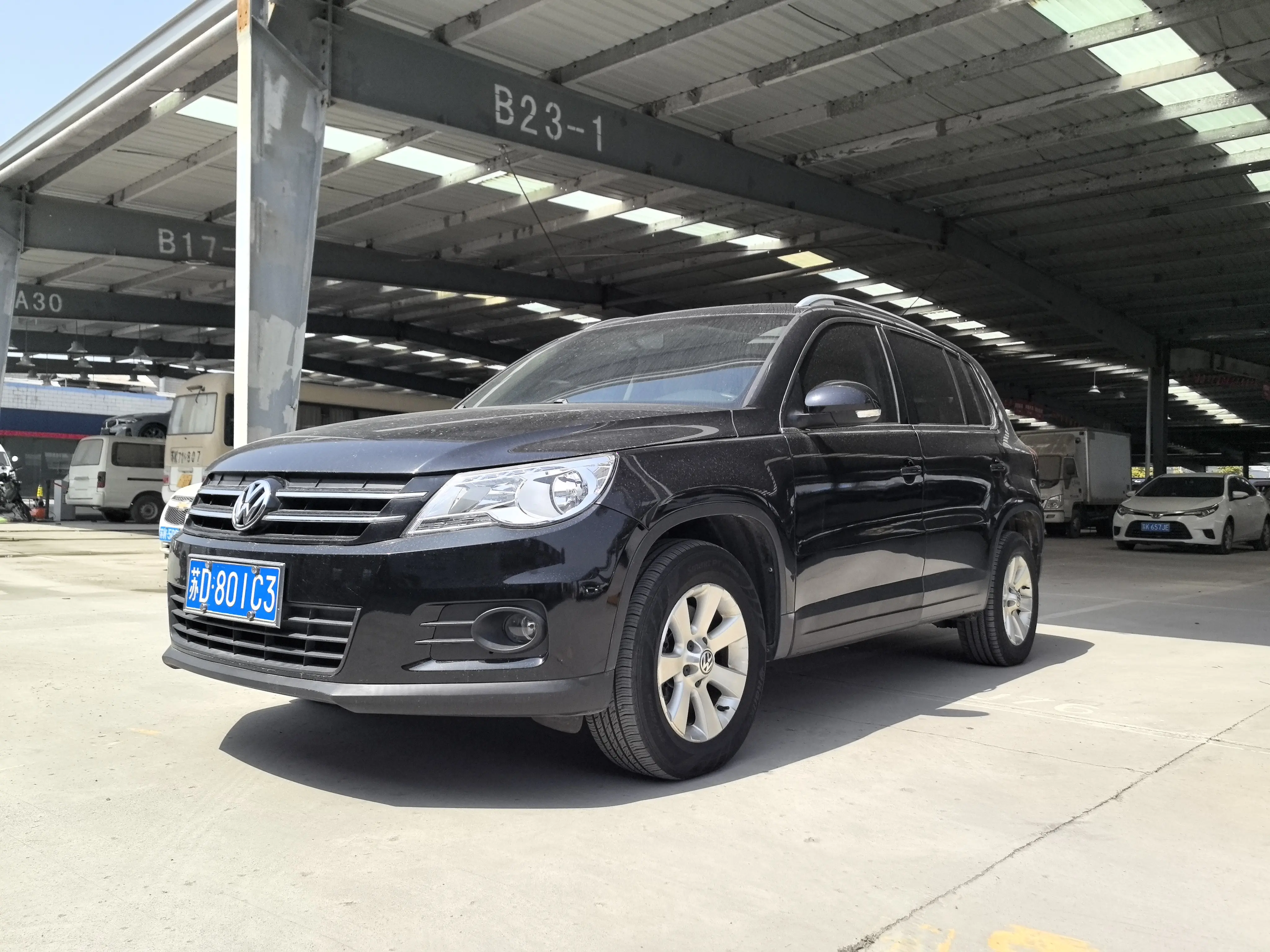 Volkswagen Tiguan (Tharu)