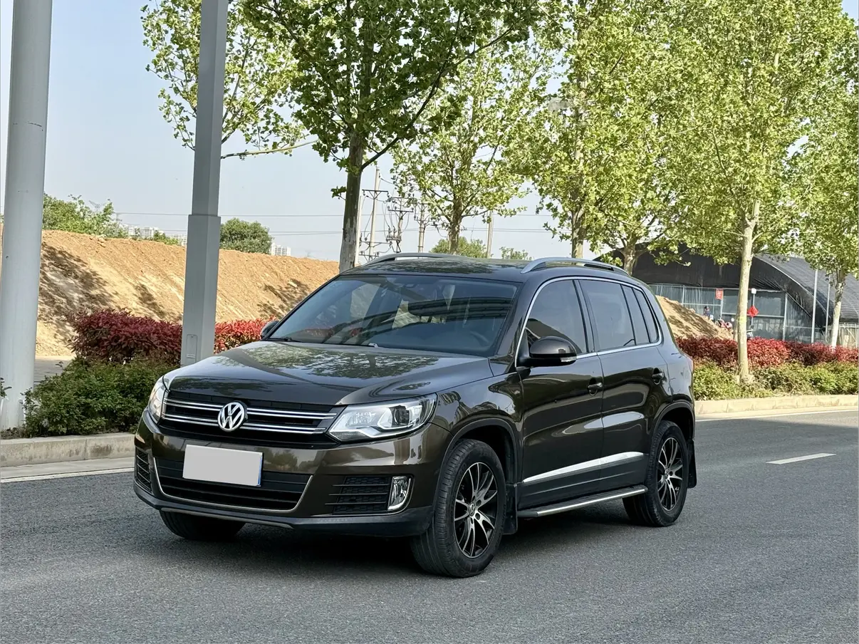 Volkswagen Tiguan (Tharu)