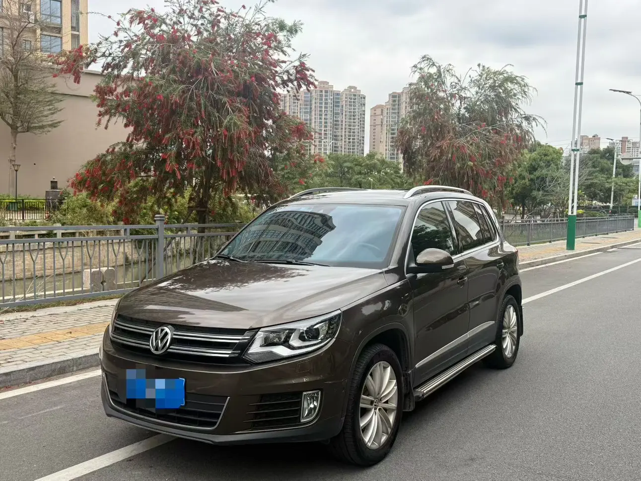 Volkswagen Tiguan (Tharu)