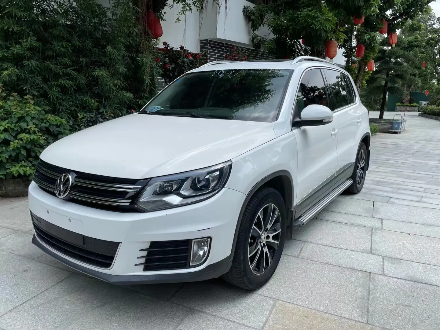 Volkswagen Tiguan (Tharu)