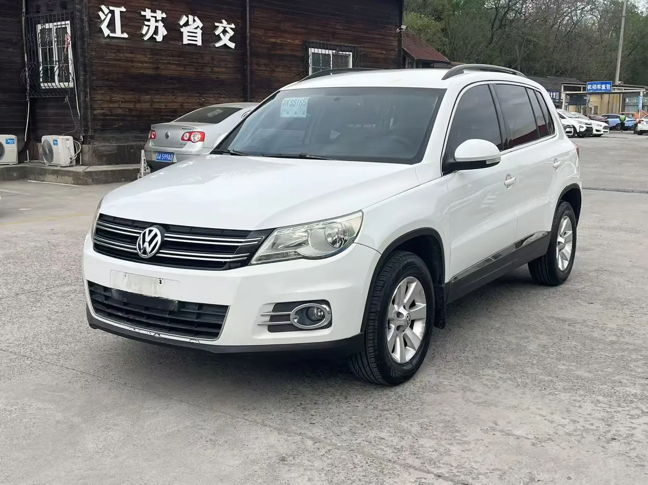 Volkswagen Tiguan (Tharu)