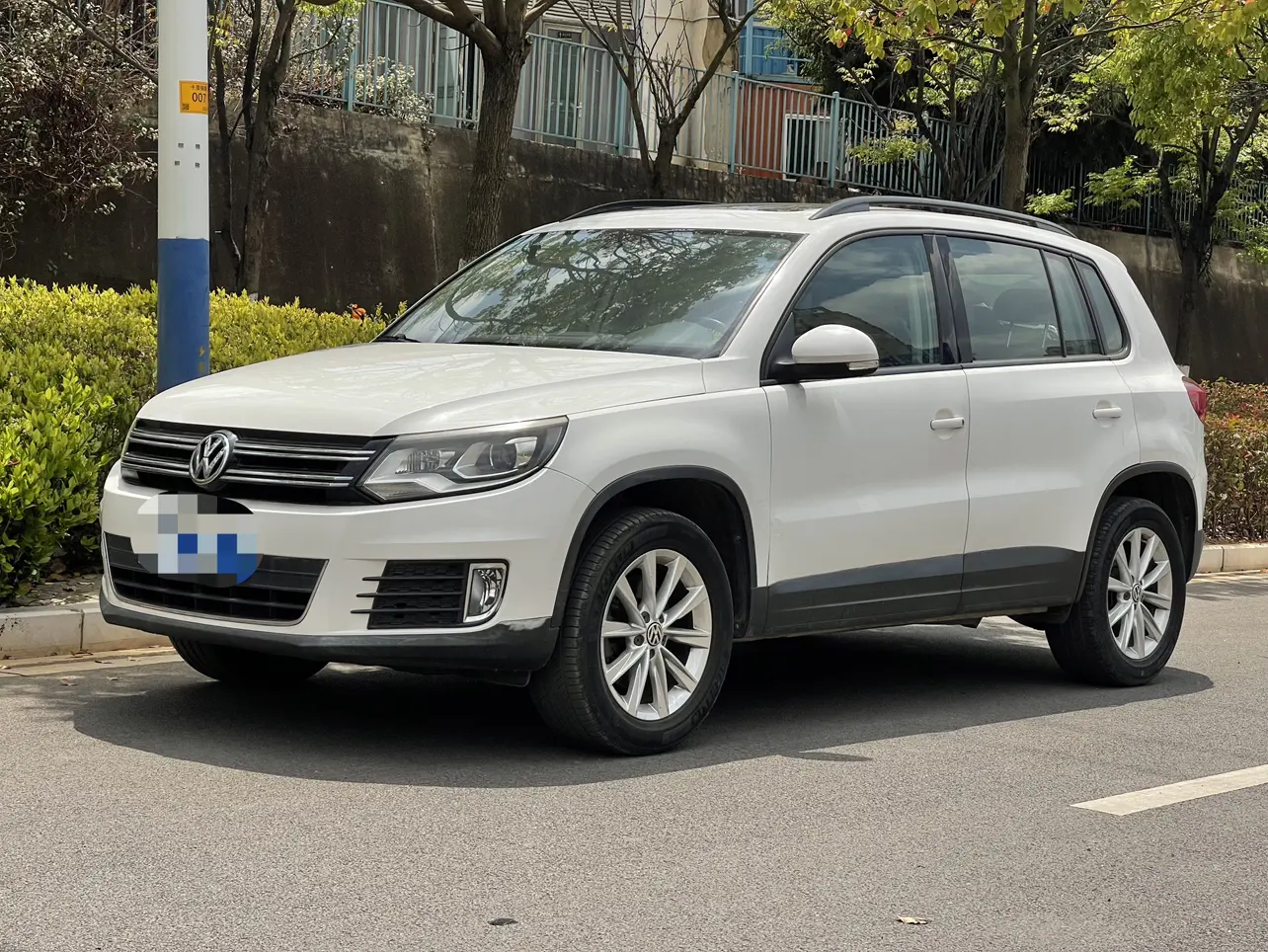 Volkswagen Tiguan (Tharu)