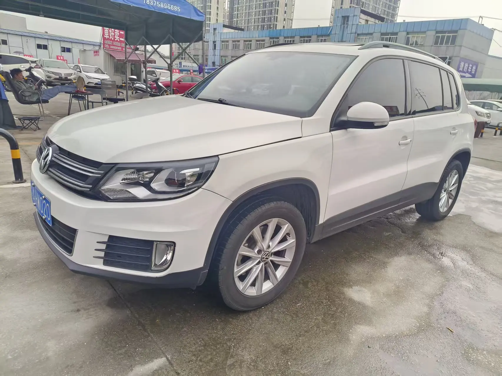 Volkswagen Tiguan (Tharu)