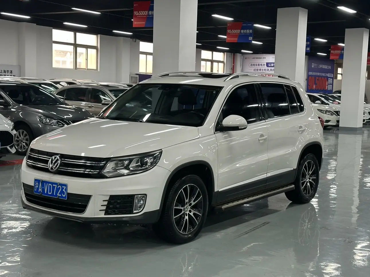 Volkswagen Tiguan (Tharu)