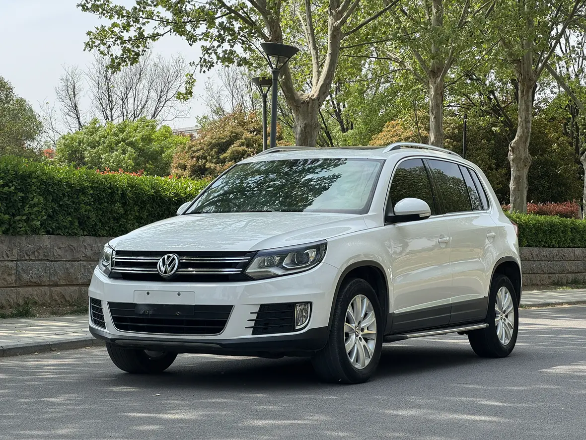 Volkswagen Tiguan (Tharu)