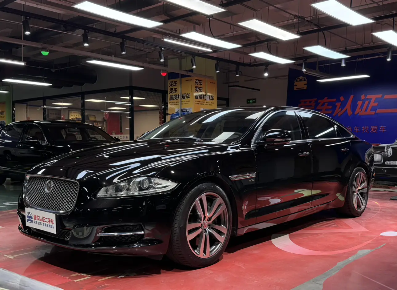 Jaguar XJ