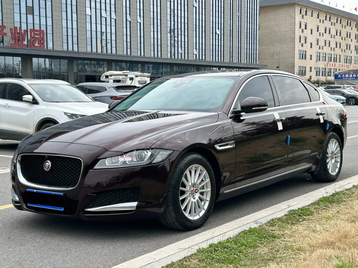 Jaguar XFL