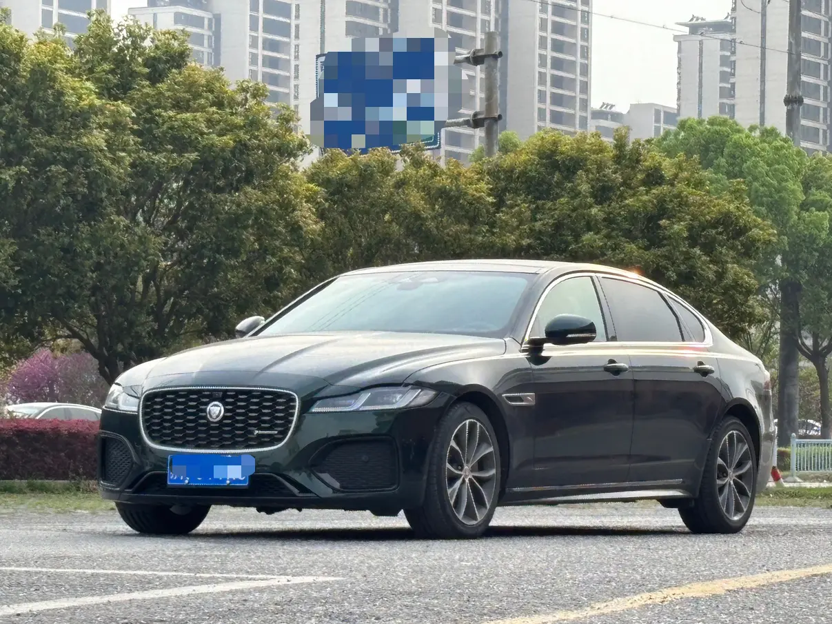 Jaguar XFL