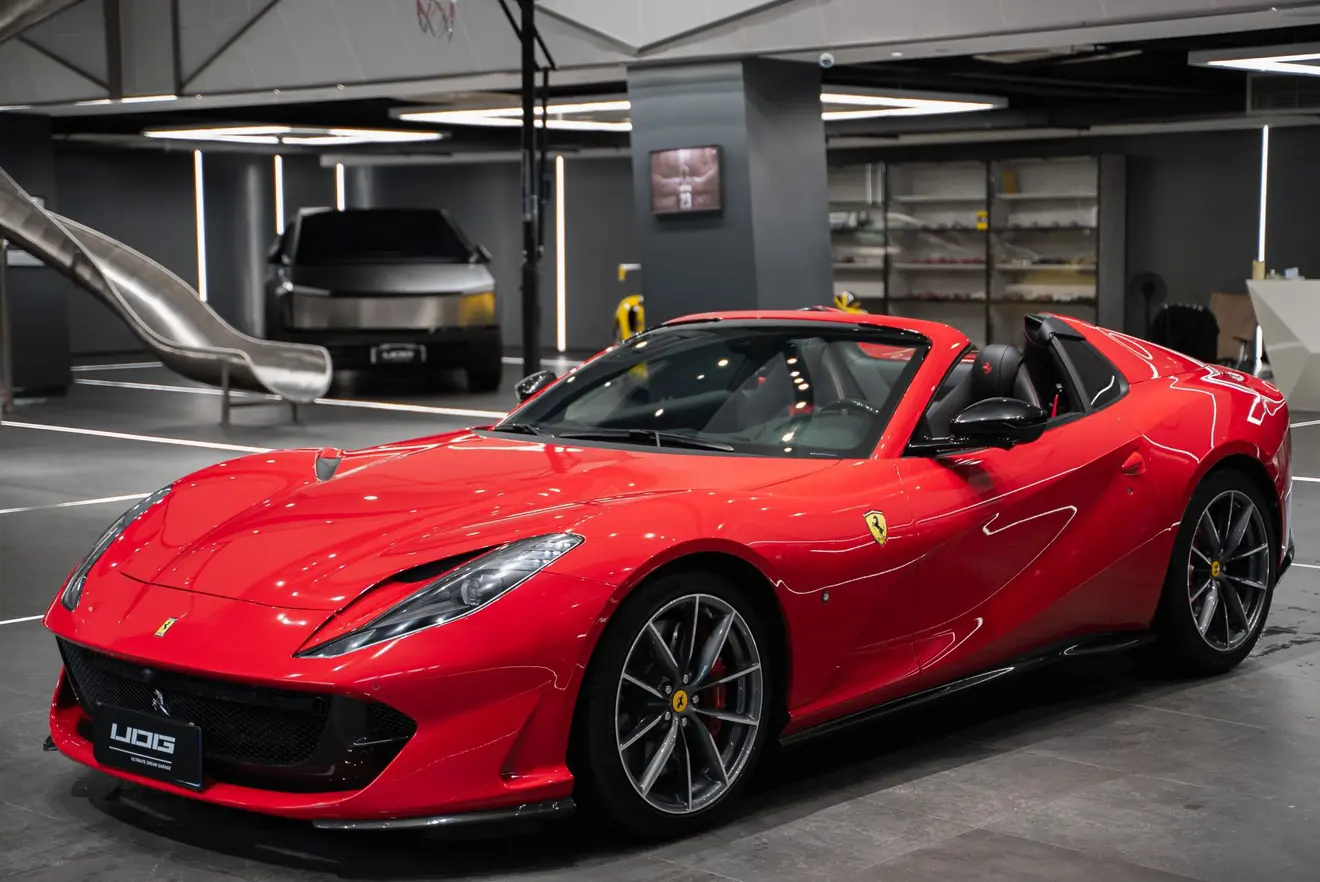 Ferrari 812