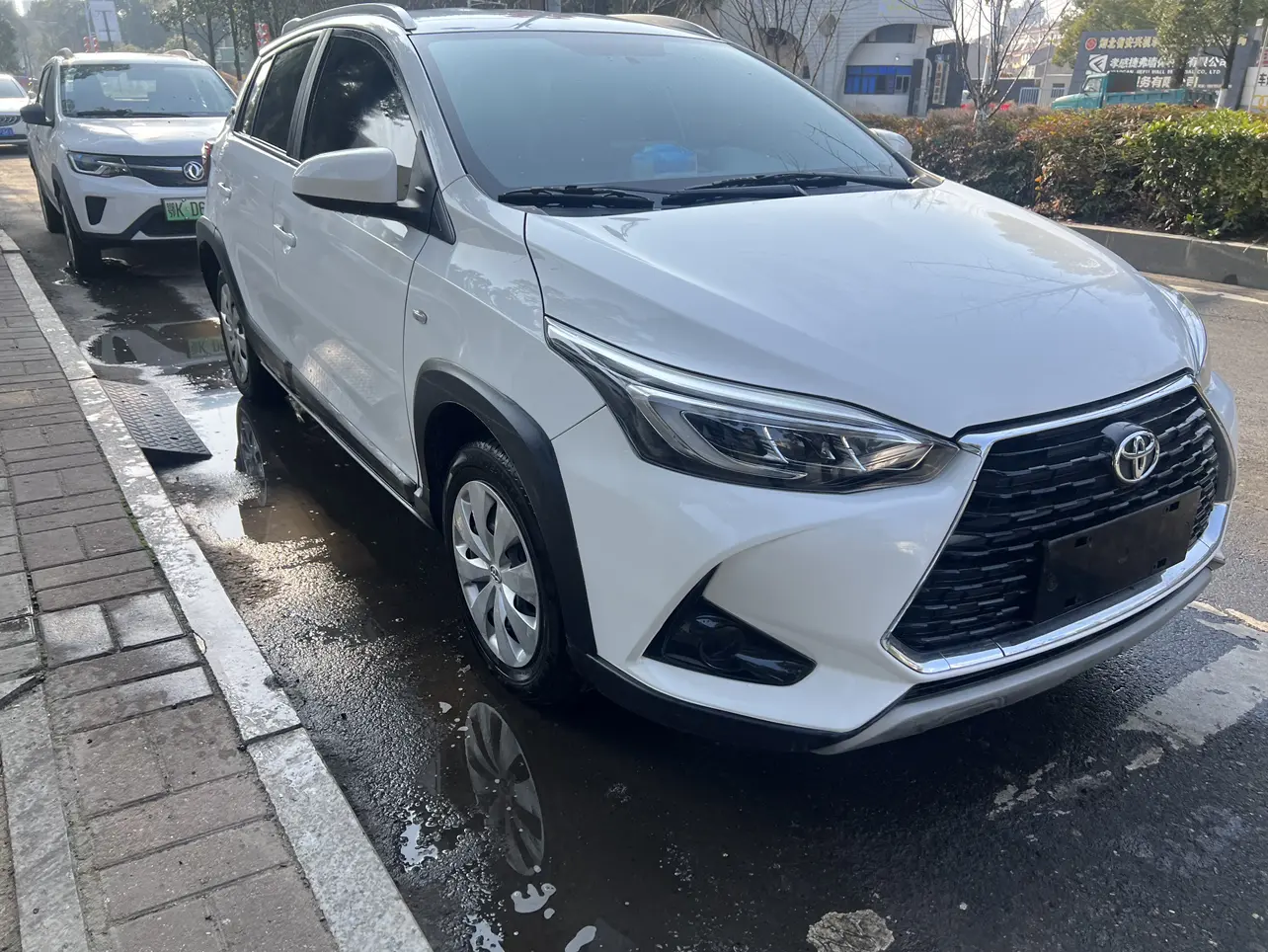 Toyota Yaris L