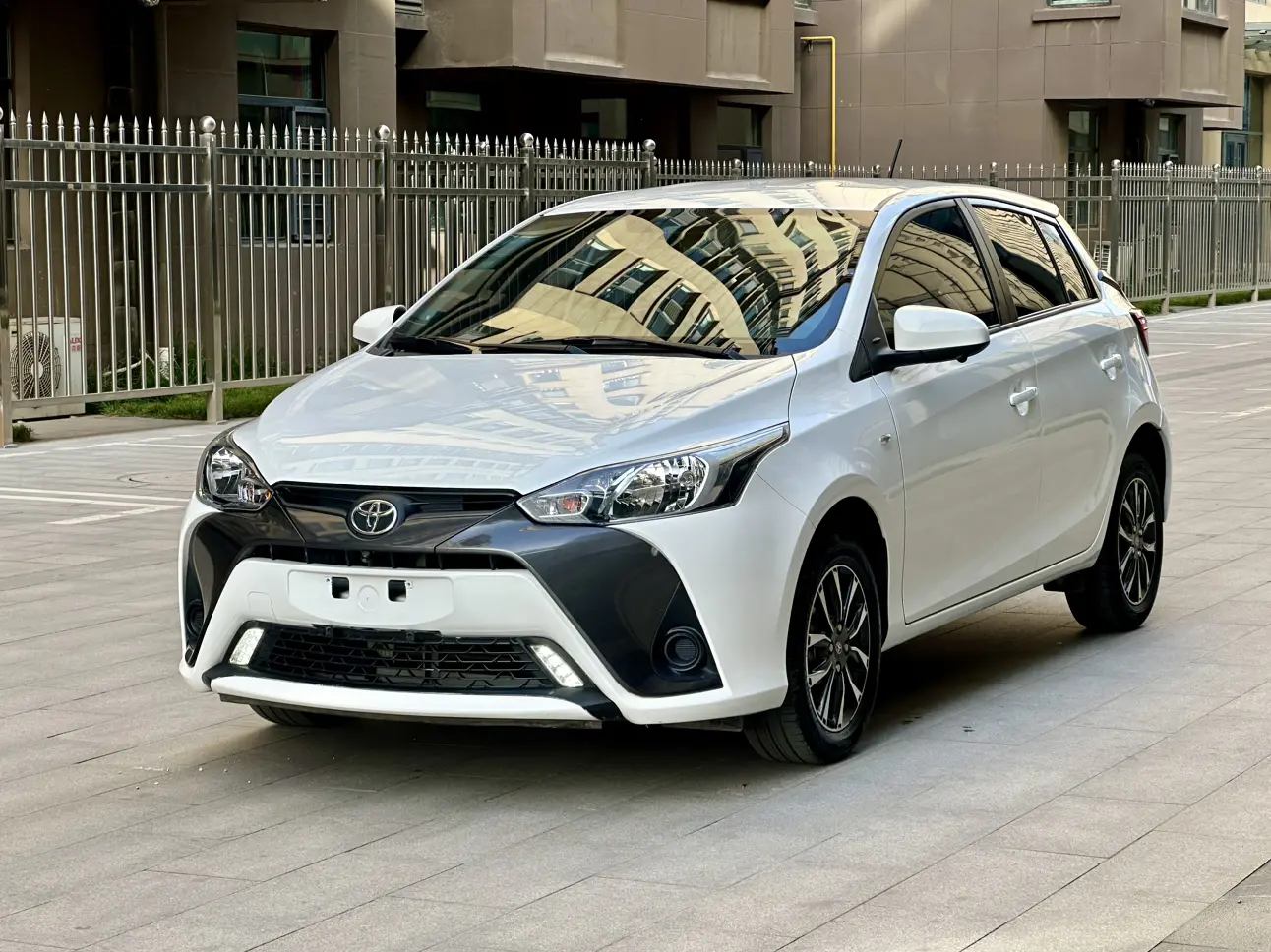 Toyota Yaris L