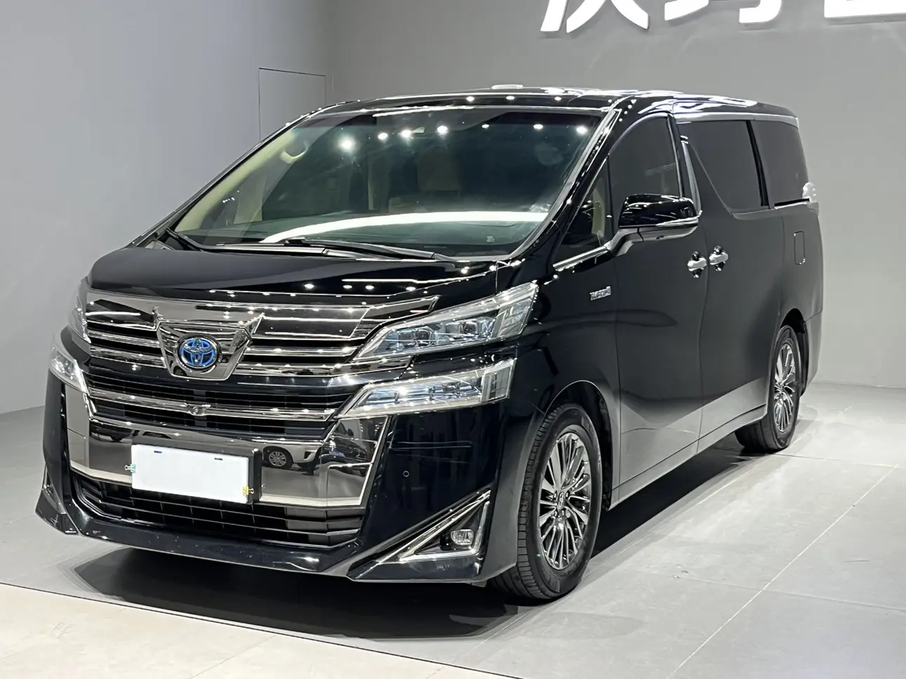 Toyota Crown Wellfire