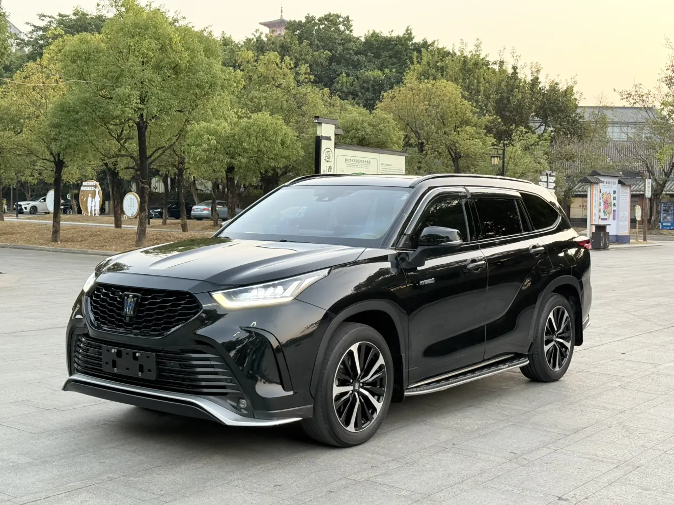 Toyota Crown Kluger