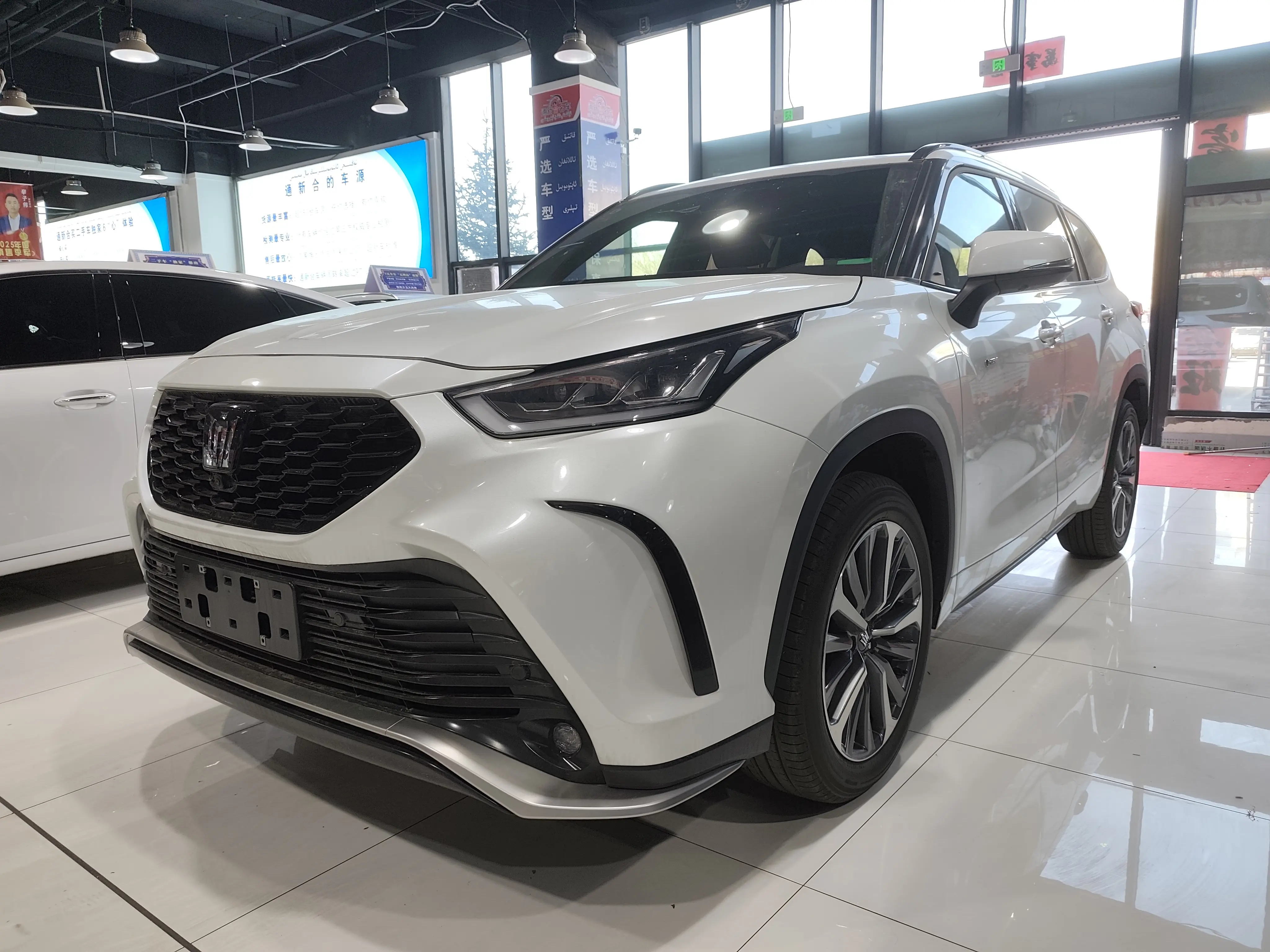 Toyota Crown Kluger