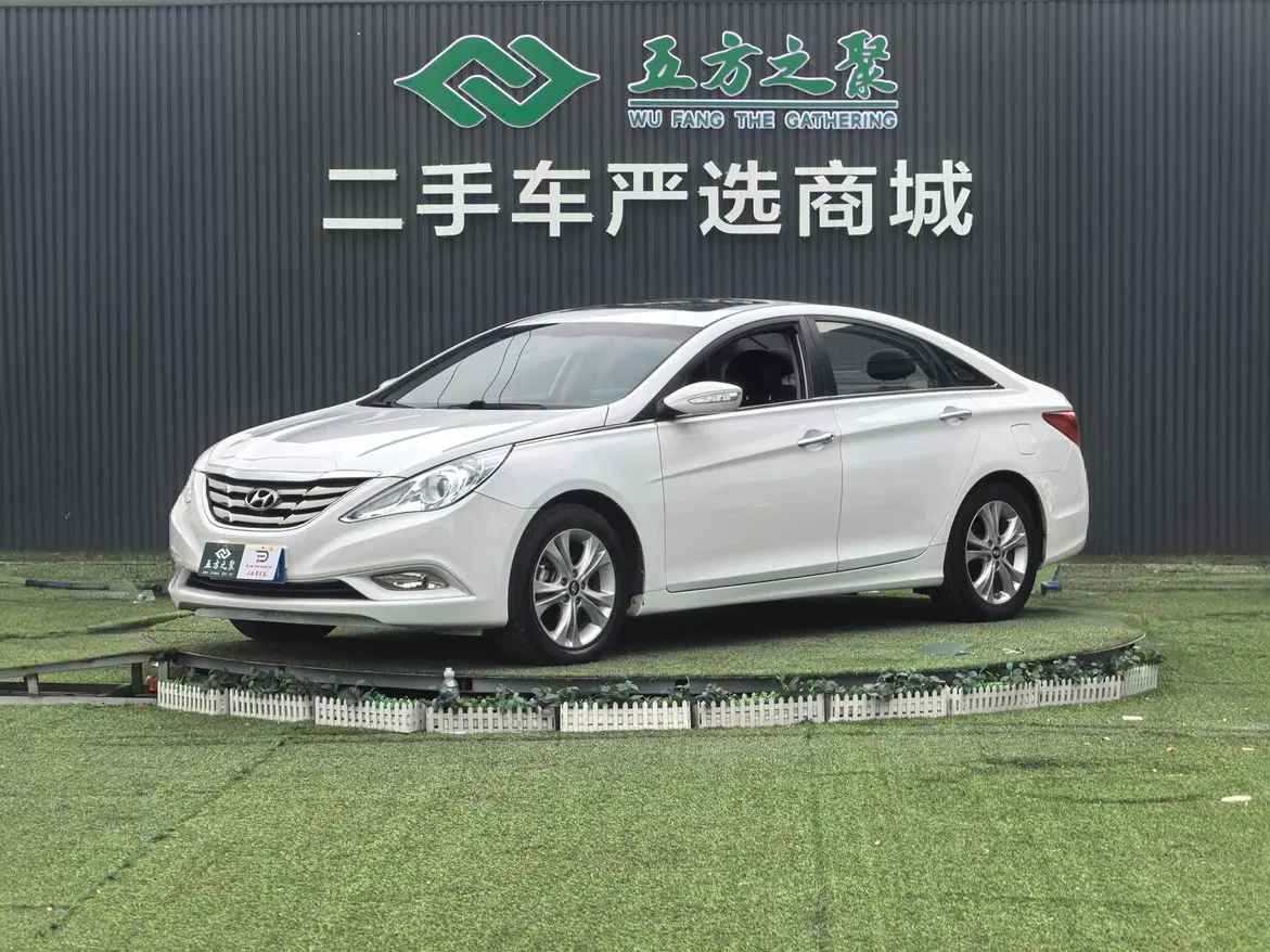 Hyundai Sonata eight