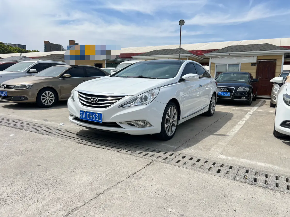 Hyundai Sonata eight