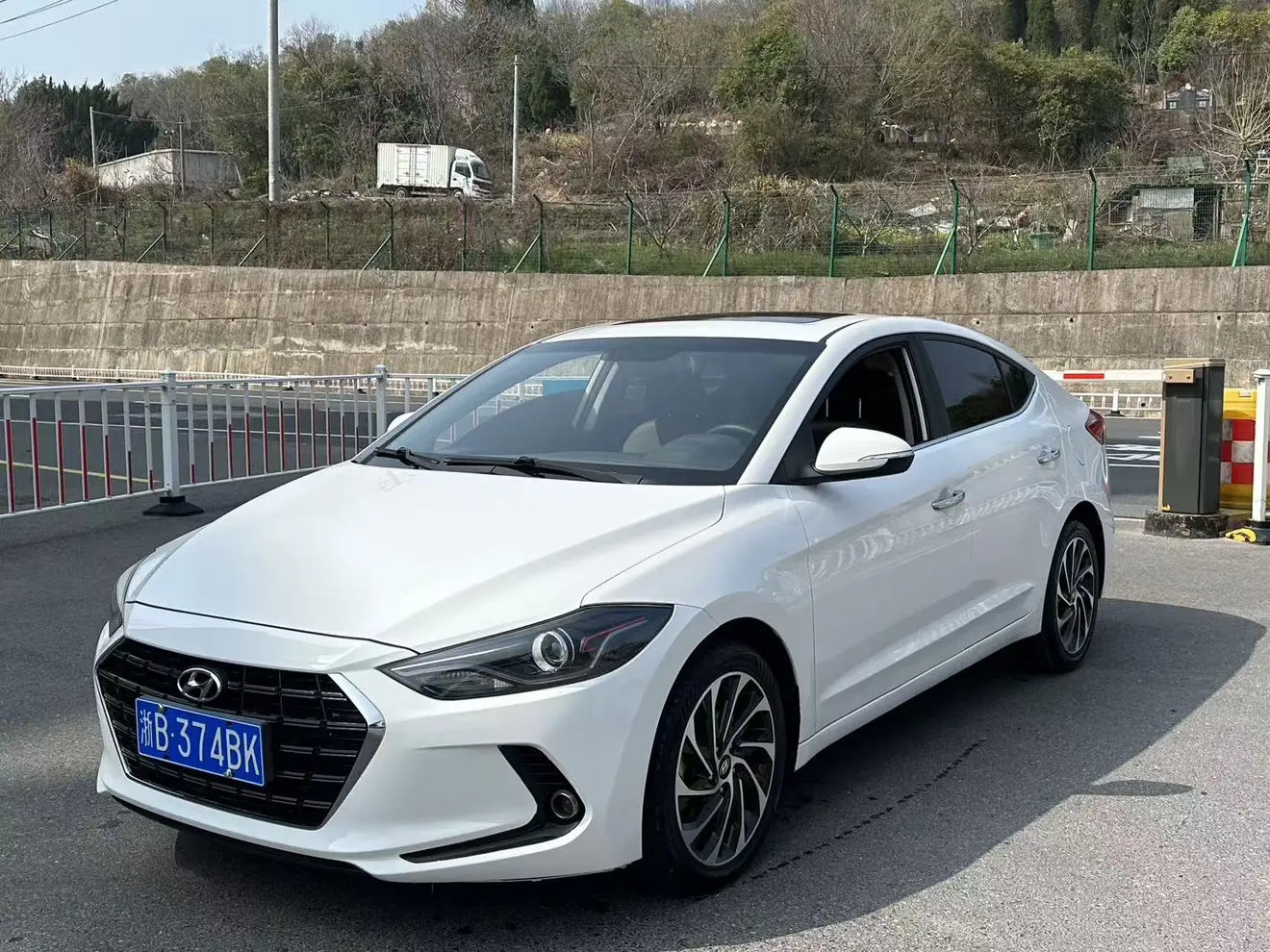 Hyundai Lead