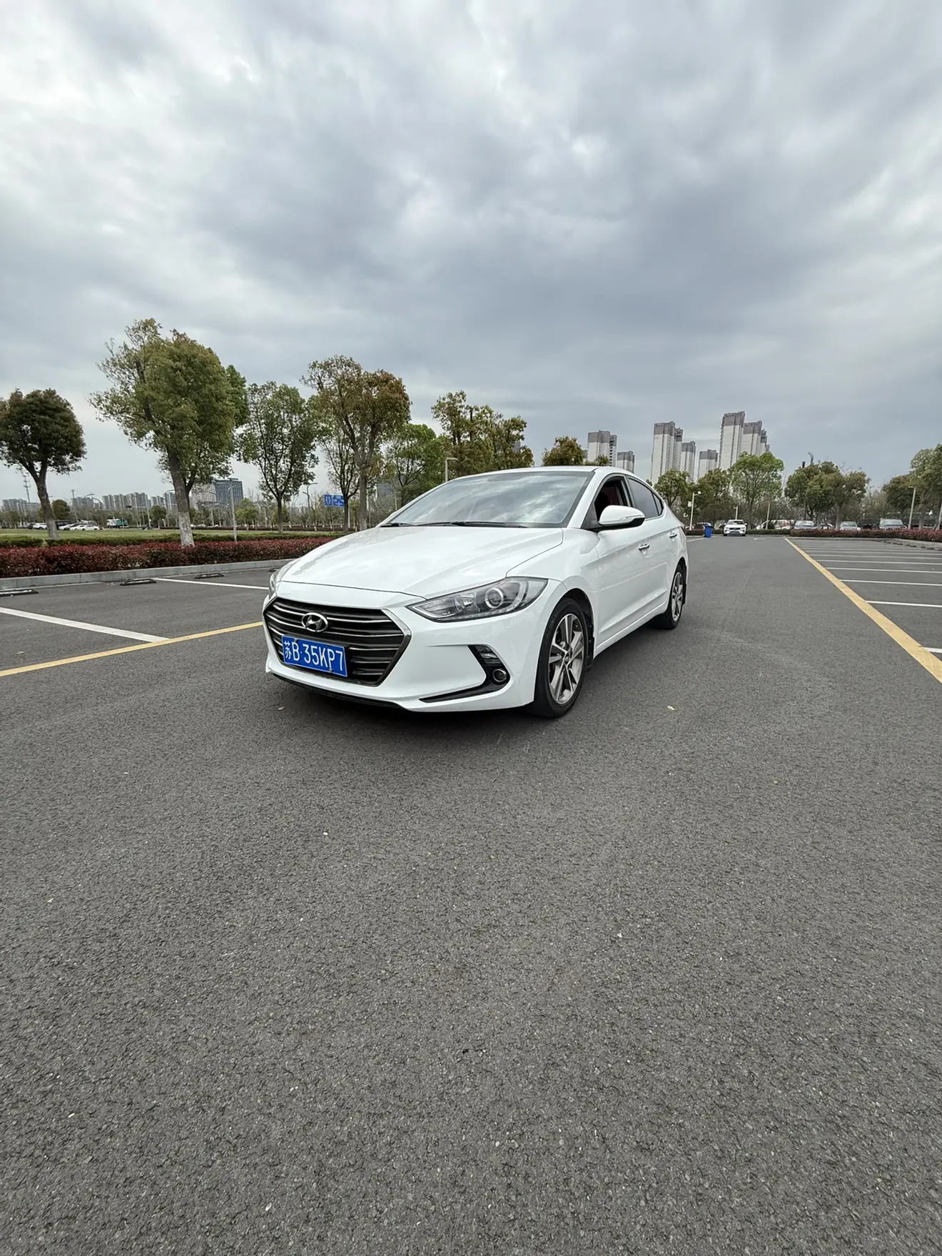Hyundai Lead