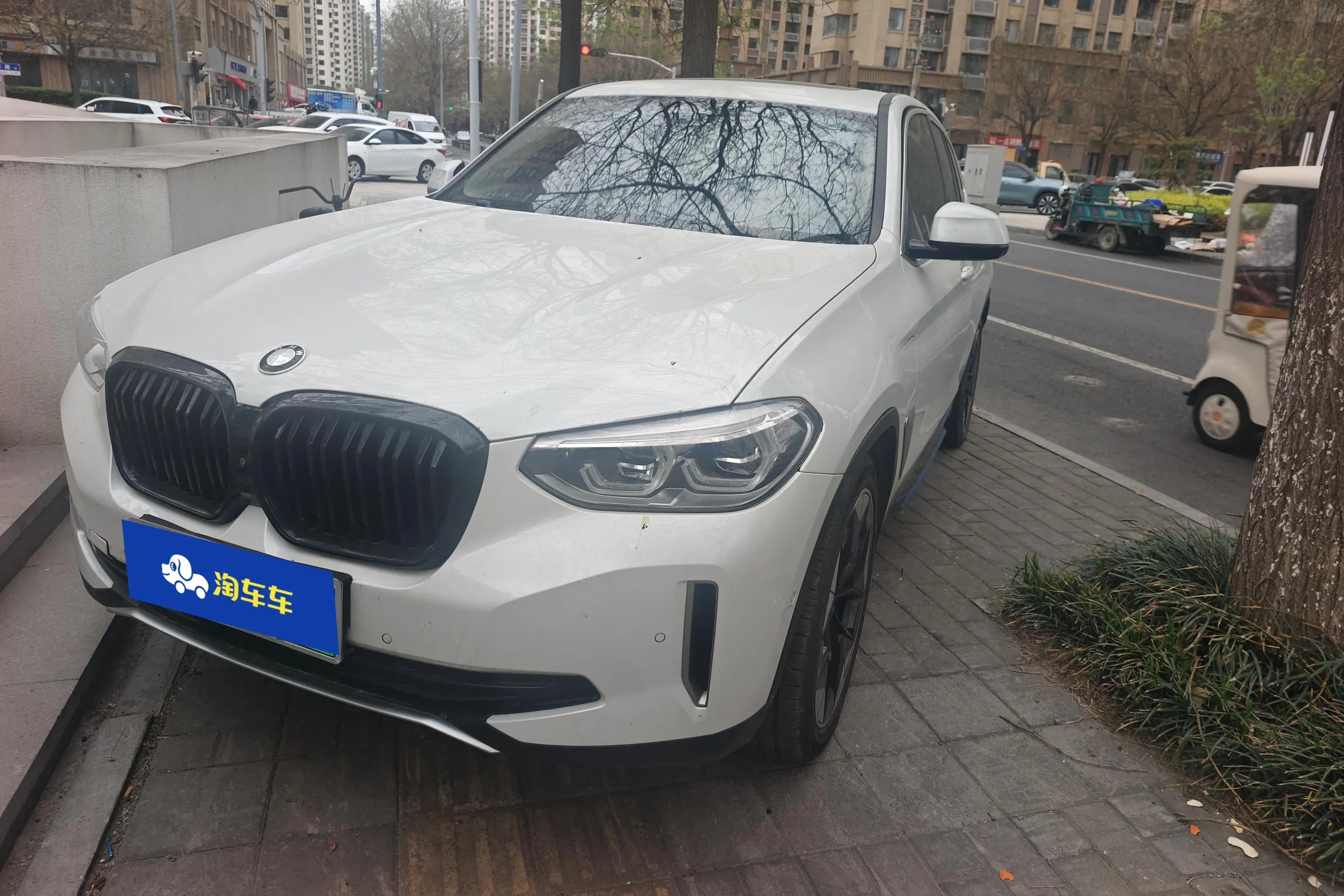 BMW iX3