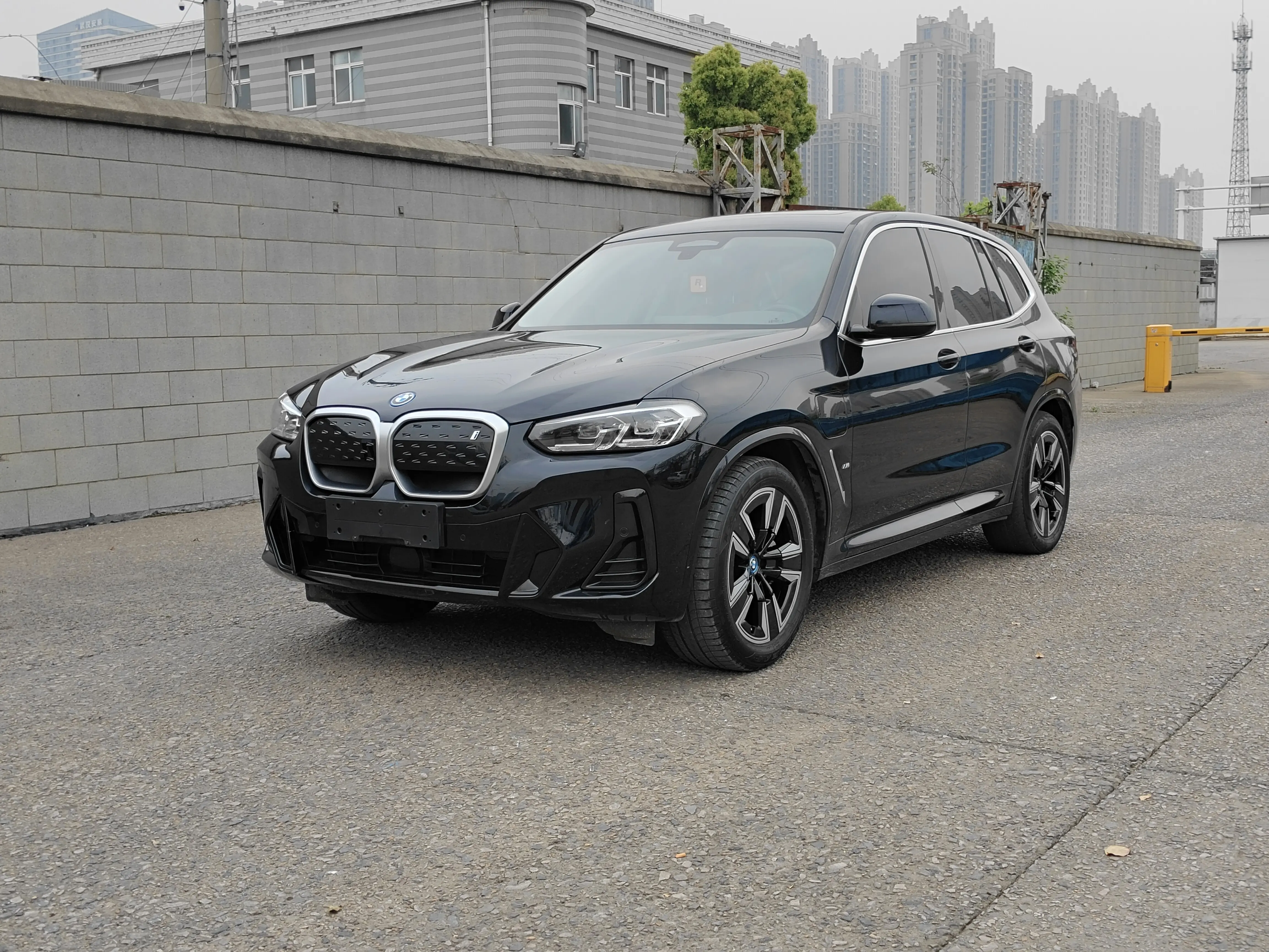 BMW iX3