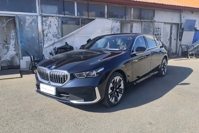 BMW i5
