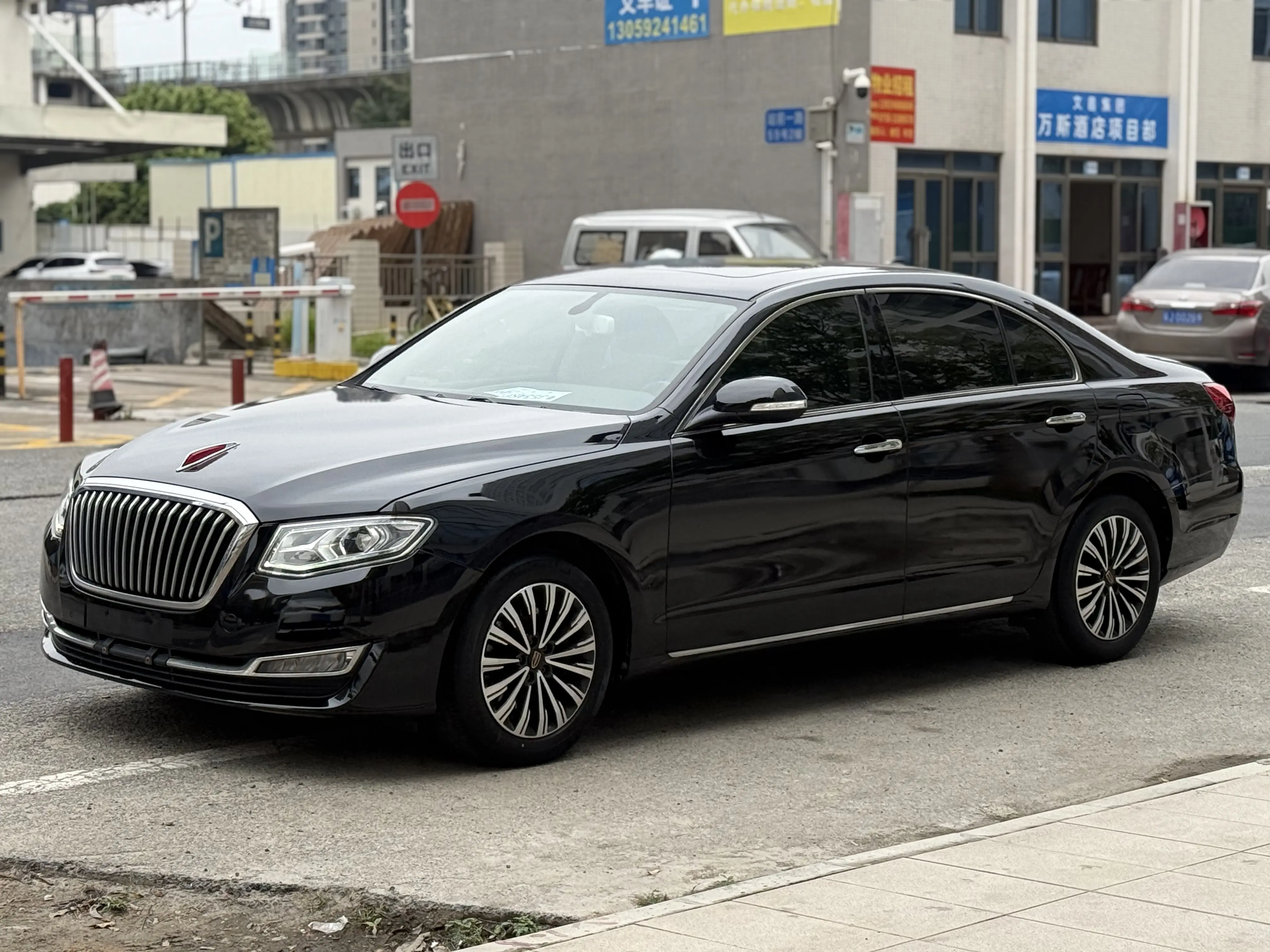 Hongqi H7