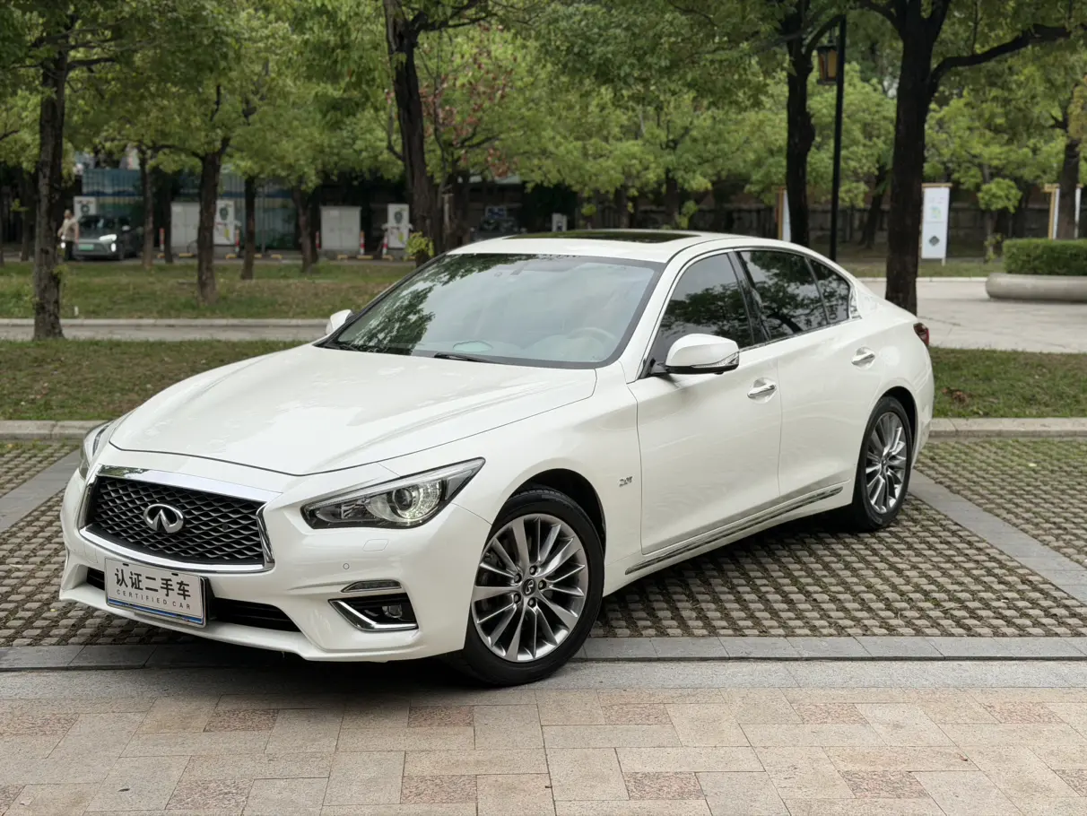 Infiniti Q50L