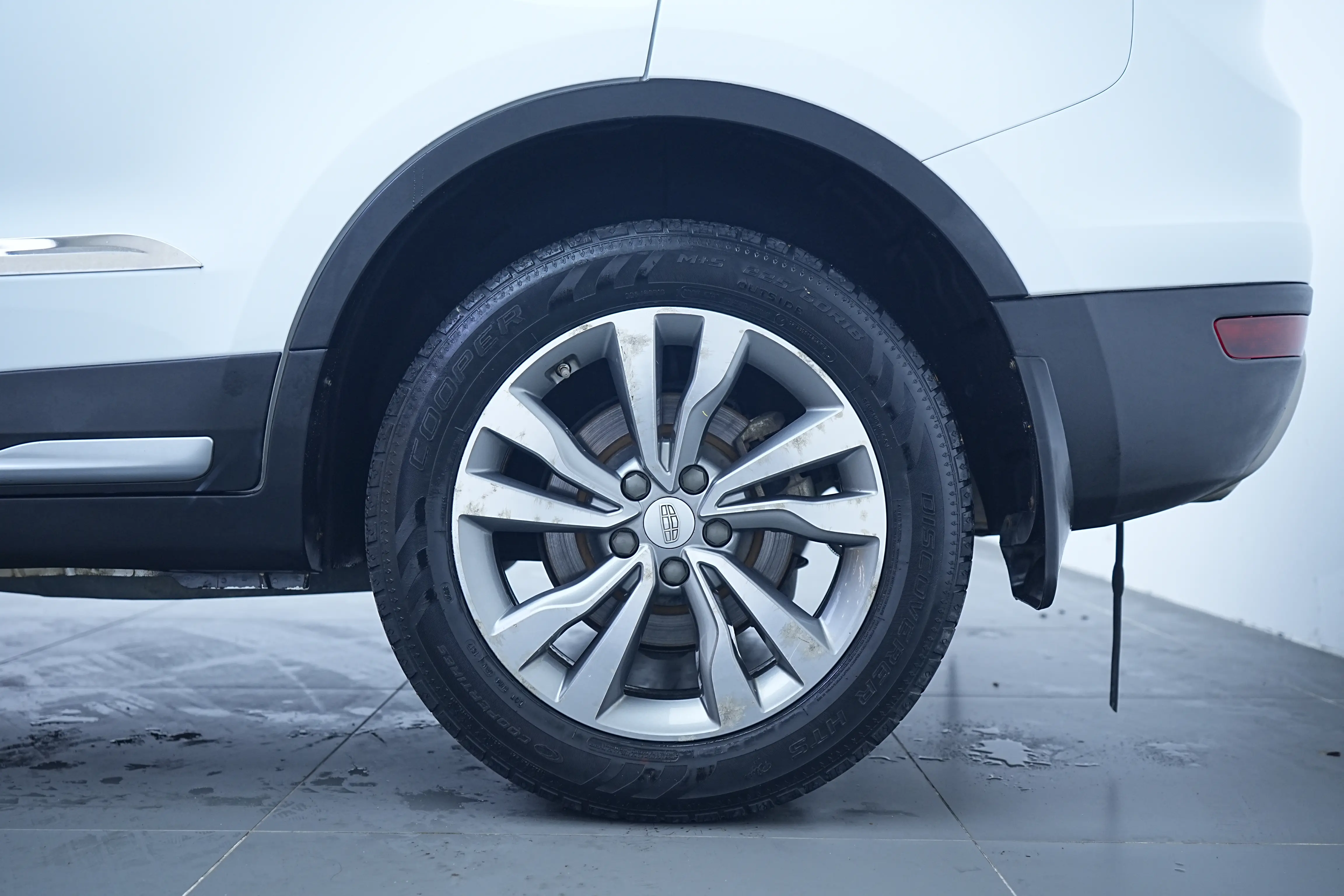 Geely Atlas