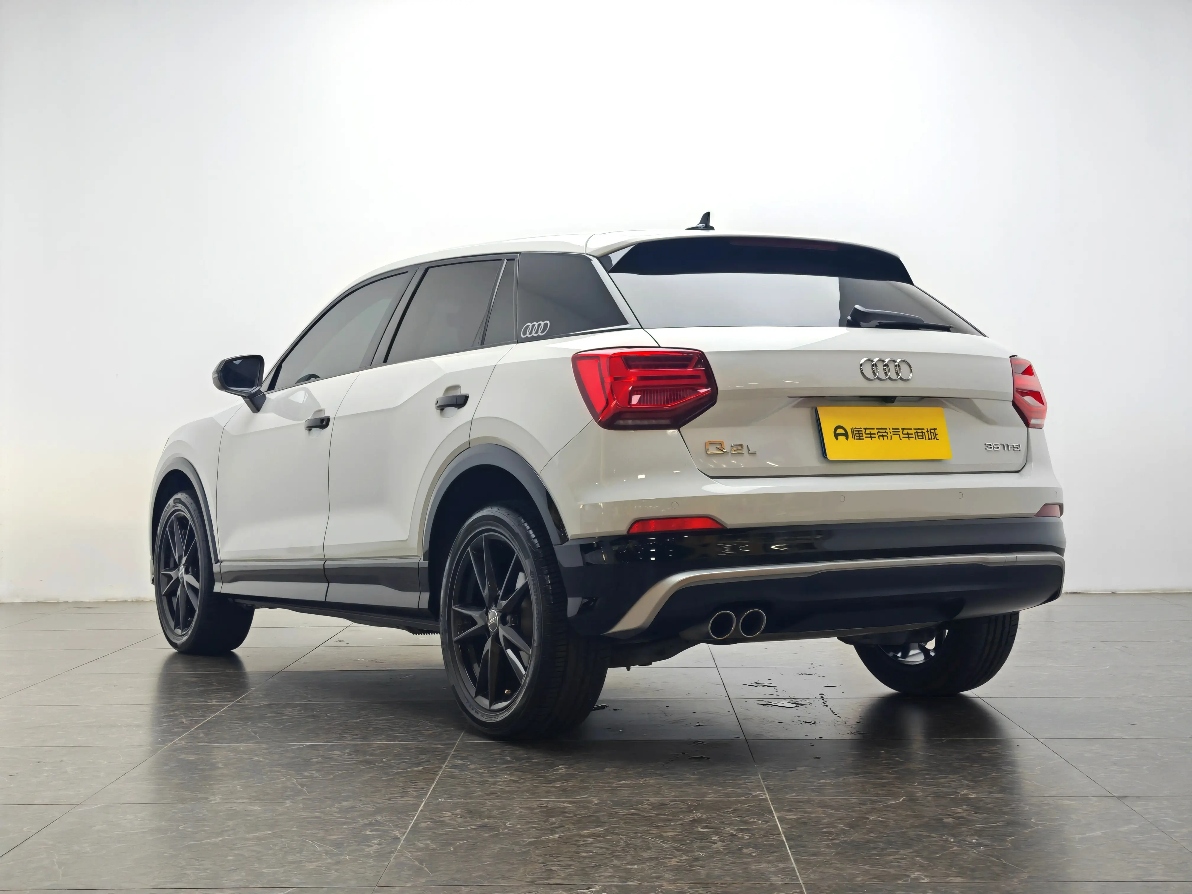 Audi Q2L