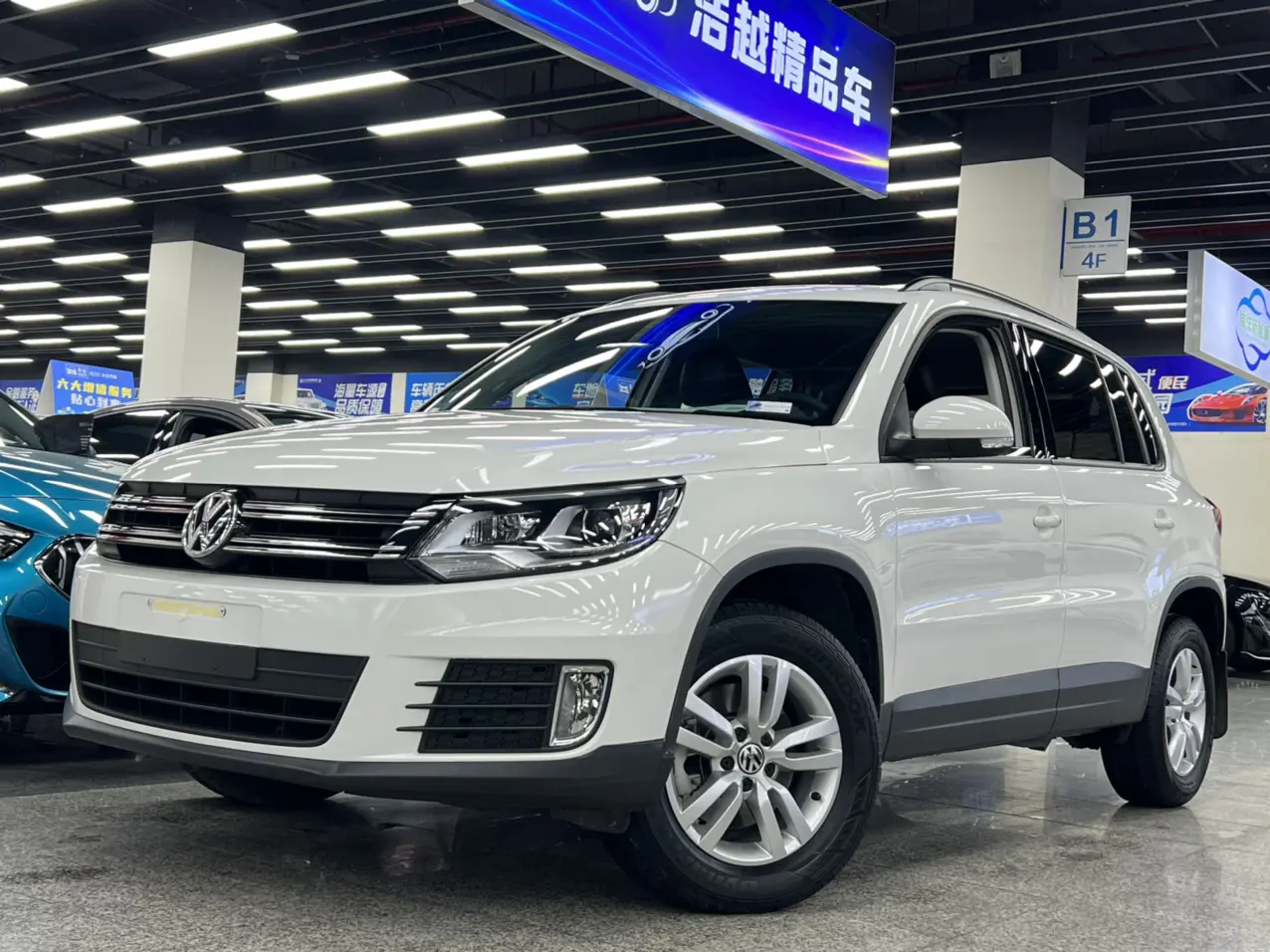 Volkswagen Tiguan (Tharu)