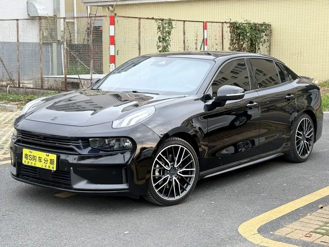 Lynk & Co 03
