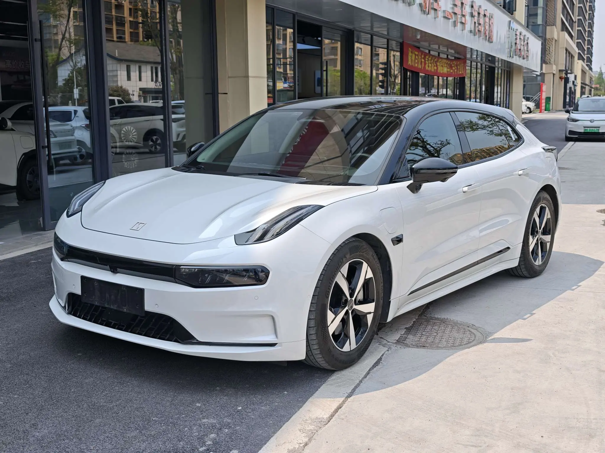 ZEEKR 001