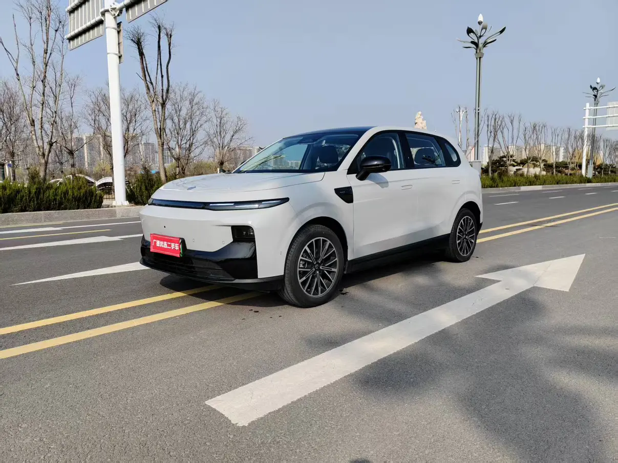 Leapmotor B10