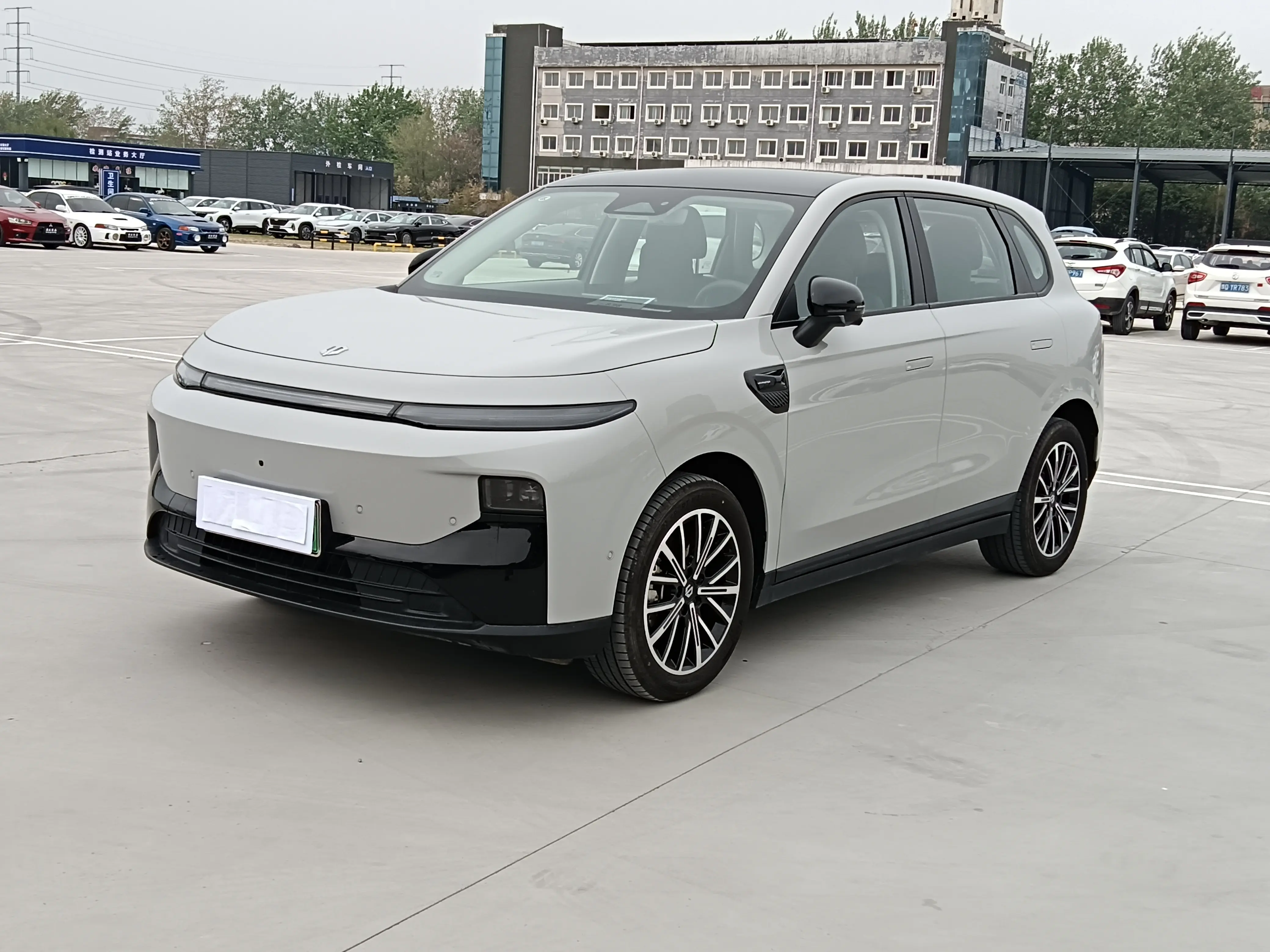 Leapmotor B10