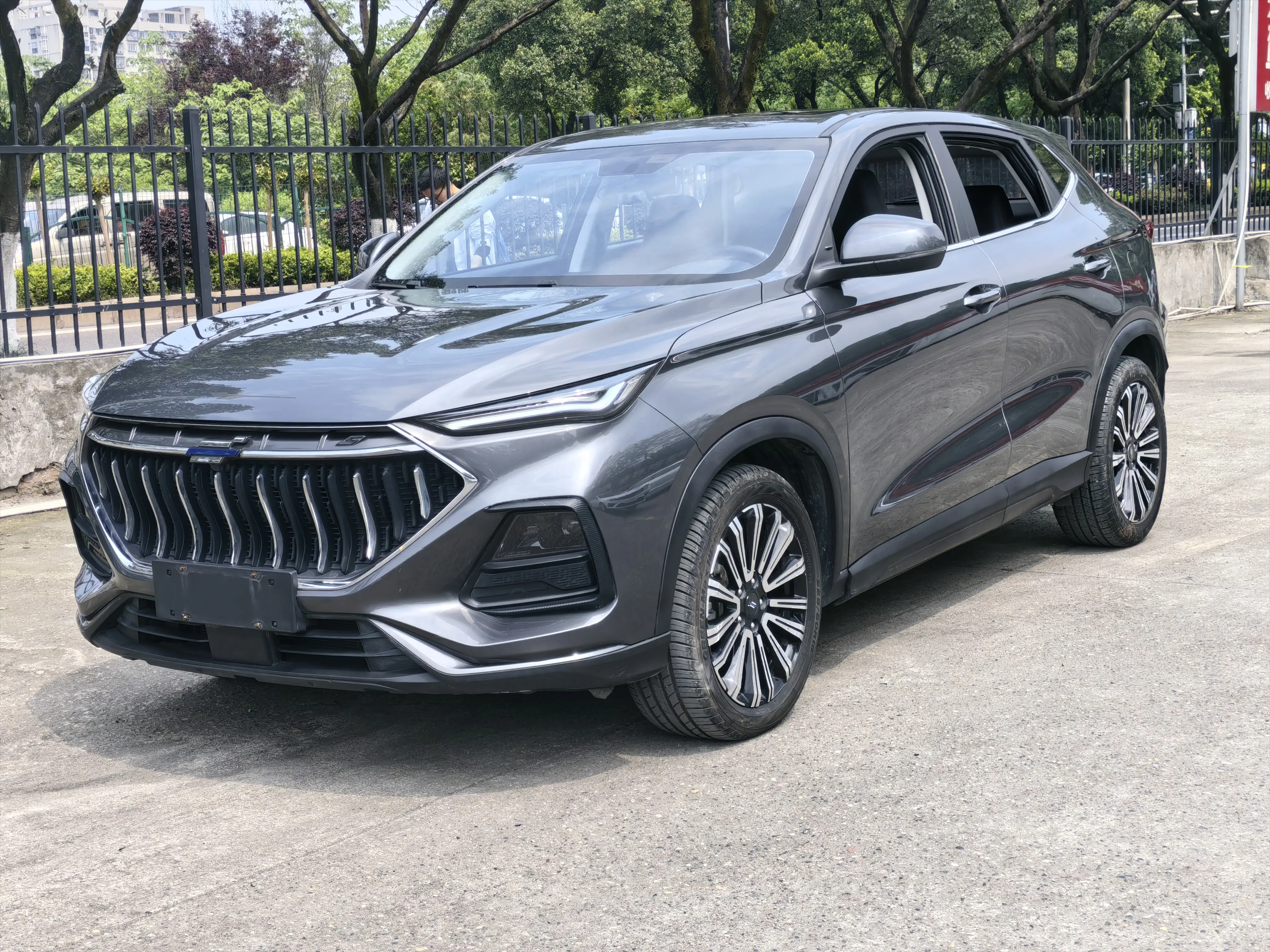 Oshan Changan Auchan X5