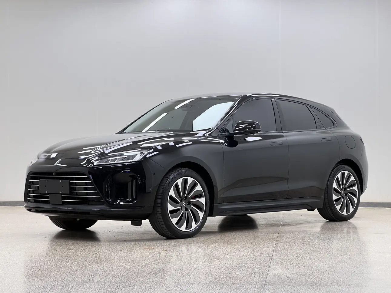AITO M5