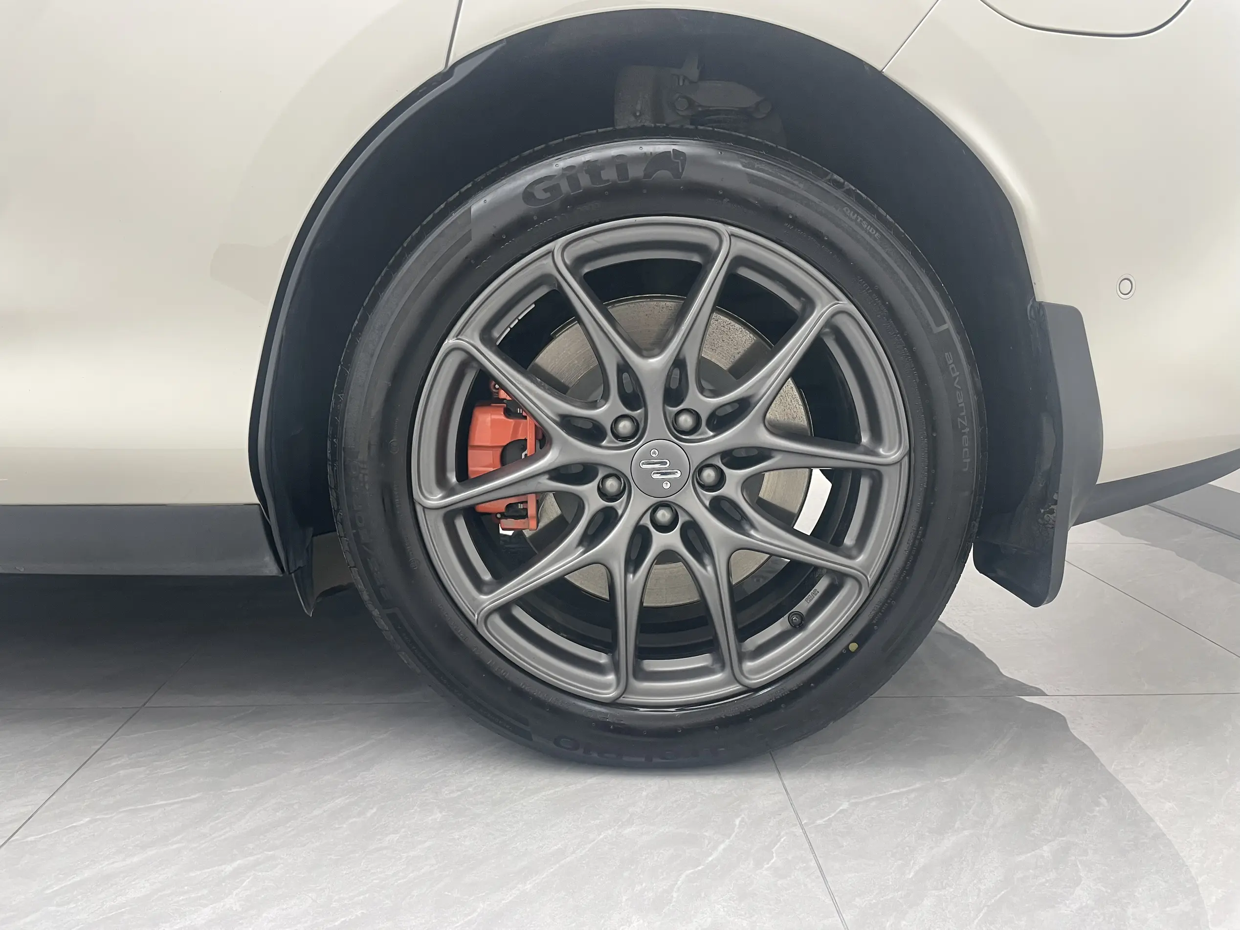 Zhiji LS6