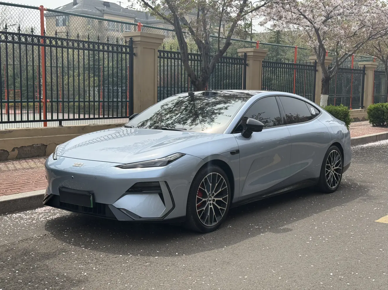 Geely Galaxy E8