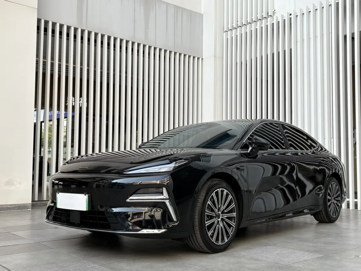 Geely Galaxy Star 8 PHEV