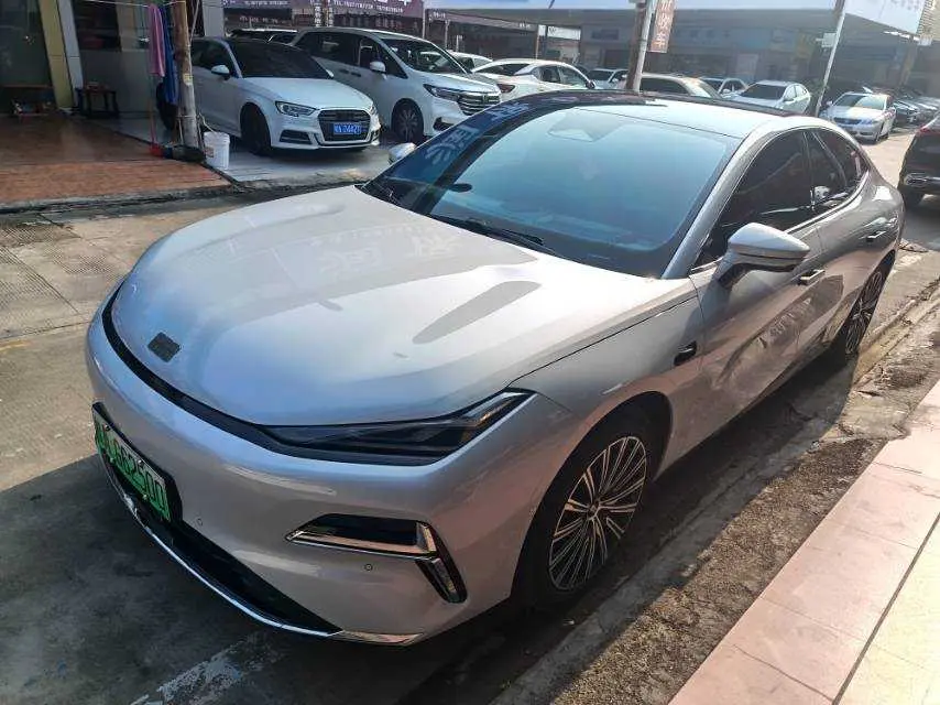 Geely Galaxy Star 8 PHEV