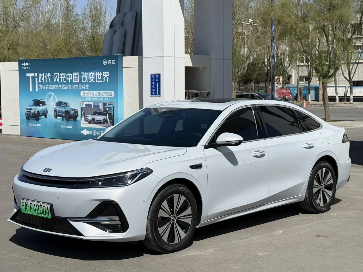 Geely Galaxy A7 PHEV