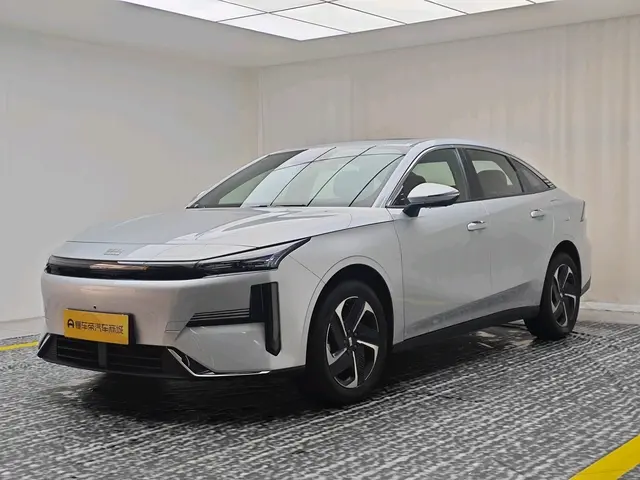 Geely Galaxy L6
