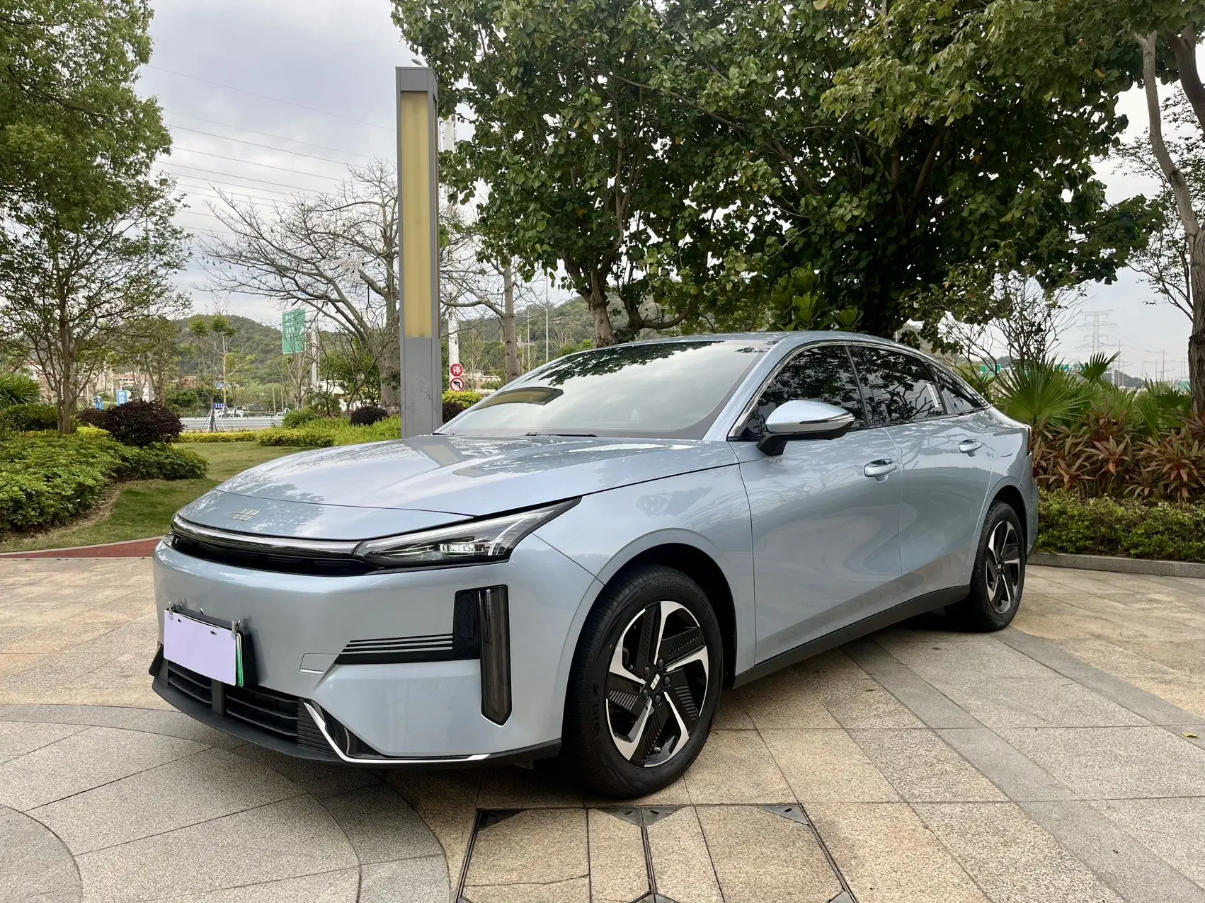 Geely Galaxy L6