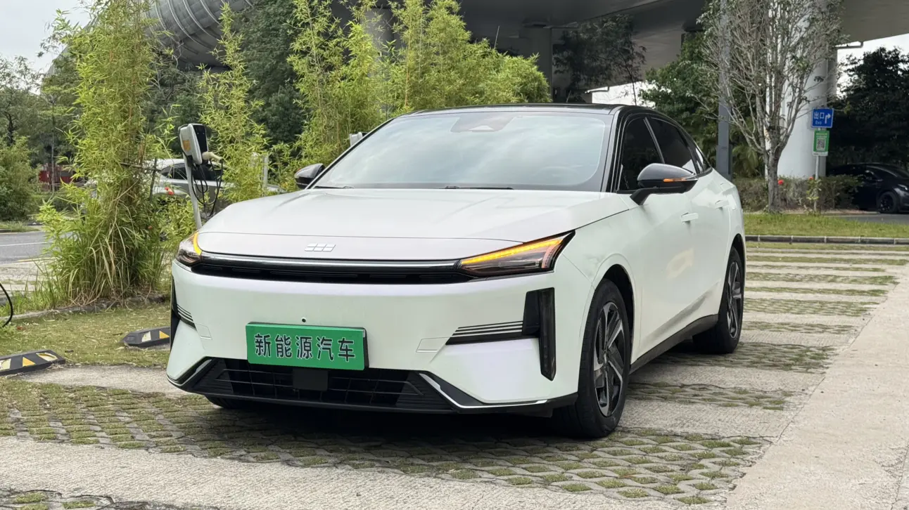 Geely Galaxy L6