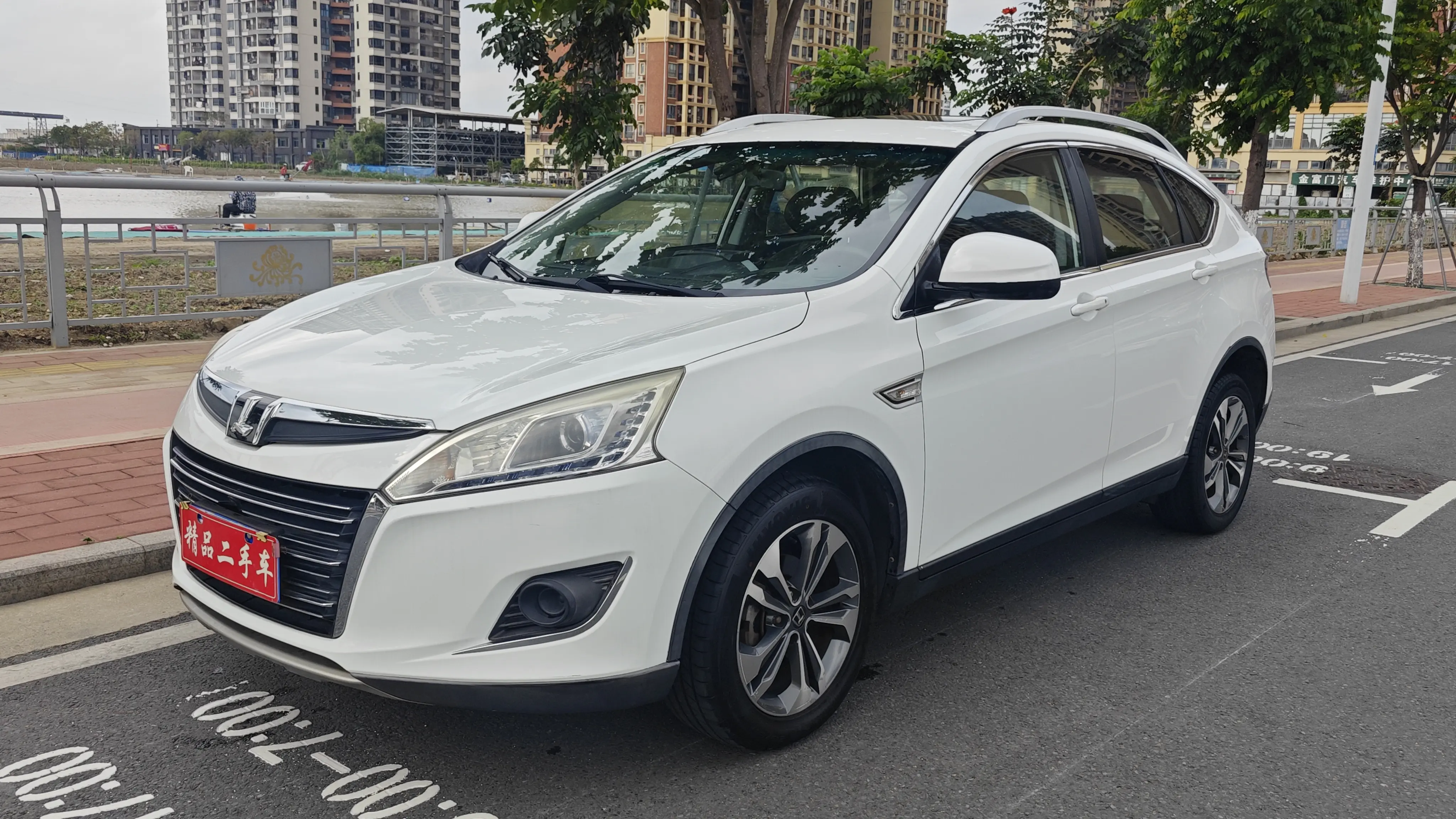Nazhijie You6 SUV