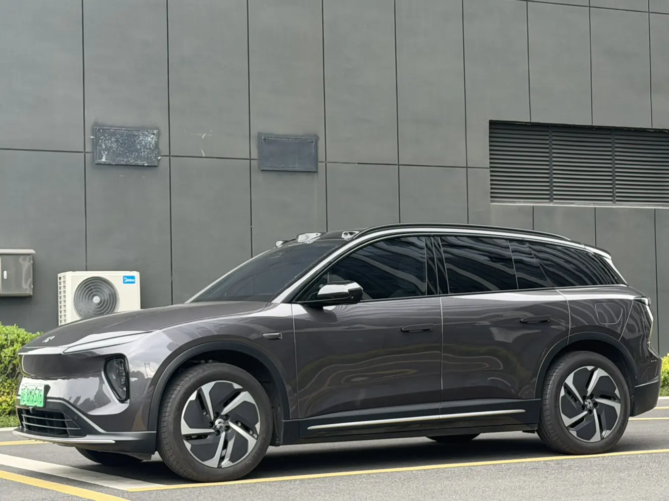 NIO ES6